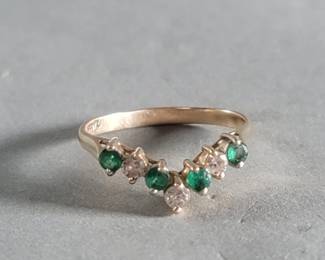 023 Lot 527 14k gold, emerald and diamond ring