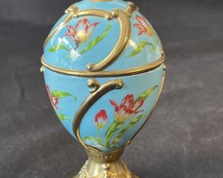 Lot 330h House of Faberg ceramic musical egg