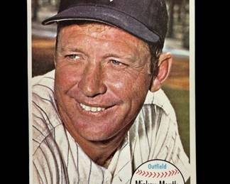 145 Lot 368h 1964 Topps Giants Mickey Mantle