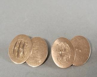 040 Lot 447 10k gold cufflinks