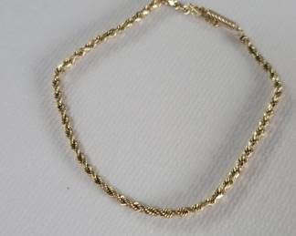 034 Lot 591 14k gold rope bracelet