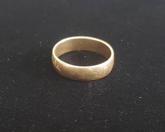 025 Lot 280 14k gold band