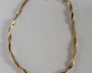 042 Lot 605 14k gold braided bracelet