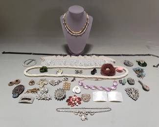 Lot 170 Group of vintage costume jewelry, necklaces,