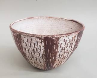 Lot 552 Midcentury Modern studio pottery bowl