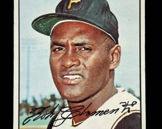 133 Lot 419h 1967 Topps Roberto Clemente baseball card