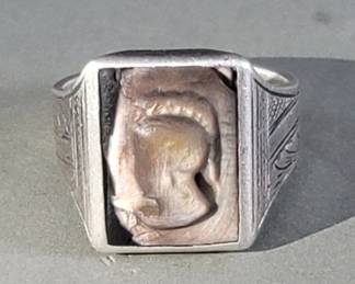 Lot 522 Vintage silver ring depicting a Roman soldier