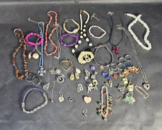Lot 135 Womens bracelets,earrings,necklaces, beads and