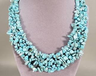 Lot 595 Vintage handstrung turquoise chip collar necklace