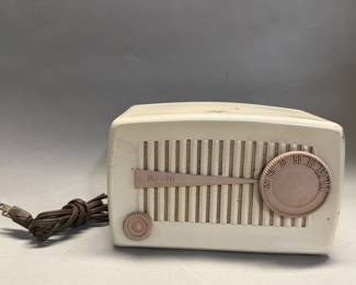 Lot 248 Vitnage Arvin Model 840T radio