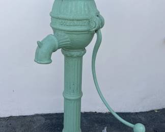 Lot 190 Vintage cast iron cow tail water pump