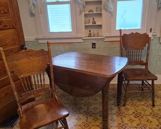 Drop Leaf Vintage Table and two chairs