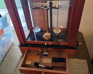 Drawer Contents of Scale.