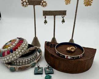 Monet Earrings Costume Jewelry With Hemp Necklace Decorative Box