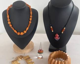 Beautiful Jewelry w Geometric Wood Bracelets Necklace Painted Frog and Gem Like Rings