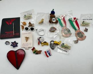 Vintage Pins And Lapel Pins