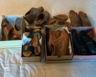 7 Pairs of Brown Womens Shoes including Vintage Pair of Wood Wedges