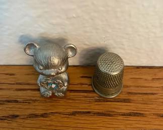 Vintage Pewter Birthstone Bear Vintage Thumble