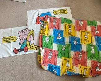 Vintage Peanuts Pillowcases and Fitted Sheet for Twin Bed