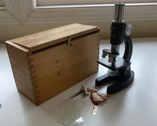 Crescent 100x300x Microscope with Glass Plates and Labels