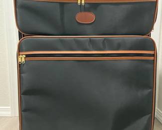 Lark Upright Wheeled Suitcase