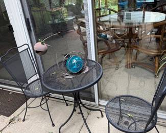 Patio. Wrought Iron Table 2 Chairs