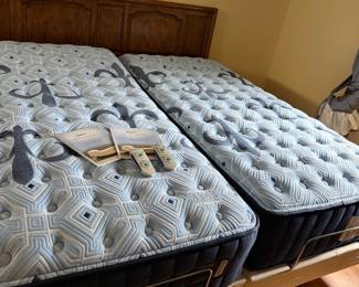 Tempur Pedic Advanced ERGO System- Pair of Twin Adjustable Beds, Makes King- Massage