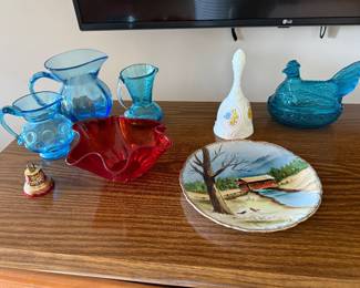Living Room: Hen on nest, Fenton bell