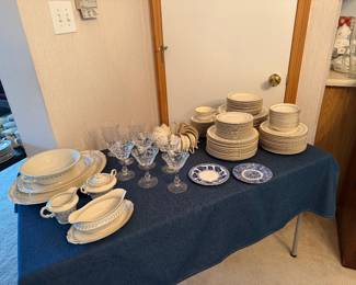 Dining Room: Syracuse “Old Ivory” dinnerware