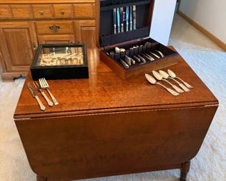 Dining Room: drop leaf table