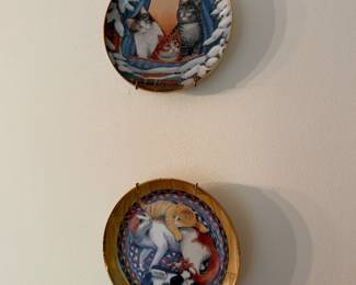 Kitchen: cat plates