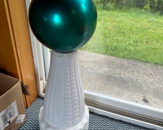 Garage: gazing ball
