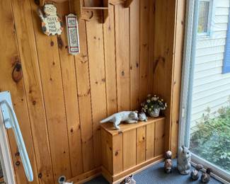 Garage: lawn animals