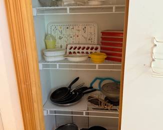 Kitchen: vintage Tupperware, cookware