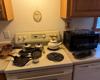 Kitchen: cookware, microwave