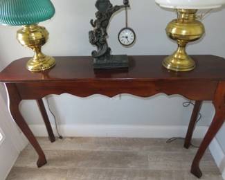 Queen Ann Style Wood Console Foyer Table