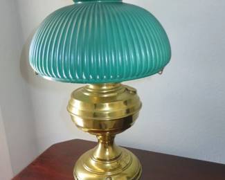 Vintage Emerald Green Ribbed Glass Shade/Brass Electric Rayo/Hurricane Lamp