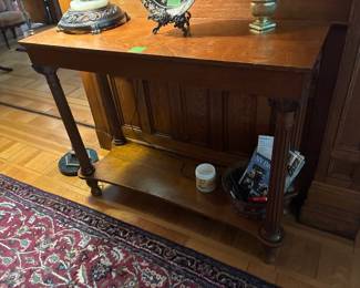 Quarter Sawn Oak Hall Table with shelf