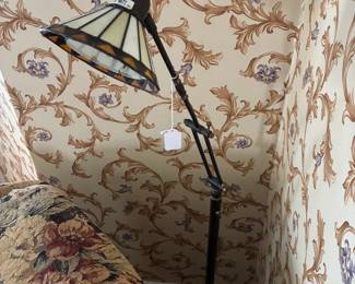 Floor Reading Lamp with Tiffany Style shade