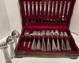 Mikasa 12 person setting silverware set