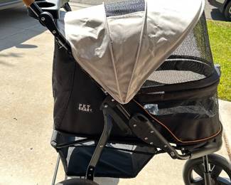 Pet Gear pet stroller- like new condition!