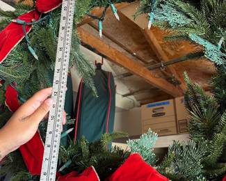 huge christmas wreaths