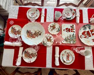 William Sonoma Christmas Dish Set