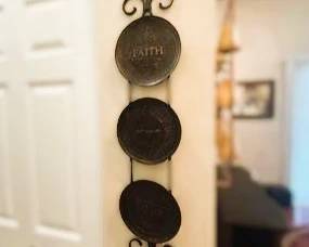 Decorative Metal Wall Plaque | Faith Hope Love Vertical Wall Hanging | Rustic Farmhouse Décor