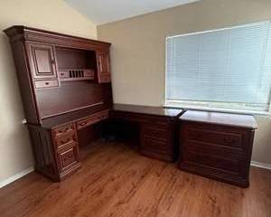 Large Traditional Executive L-Shaped Desk with Hutch & Matching Credenza