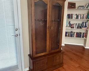 Mid-Century Modern Wooden 10-Gun Display Cabinet | Glass Door Rifle & Shotgun Storage Case