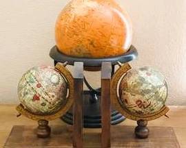 World Globe with Matching Antique-Style Globe Bookends
