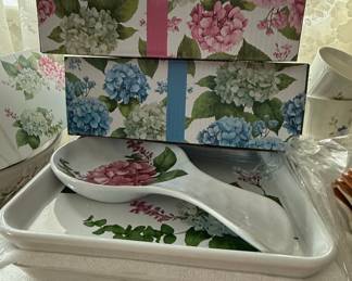 Certified International Hydrangea Garden Ceramic Spoon Rest and Tray Set