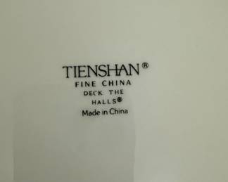 Tienshan Deck The Halls Eleven Pipers Piping Plates