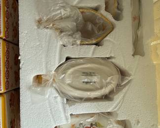 Temptations by Tara Pumpkin Dinnerware Set
